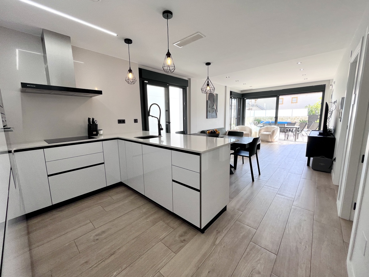 Punta Prima villa listing - interior kitchen and dining